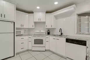 7 Greenway Village N, Royal Palm Beach, FL 33411 - Photo 6