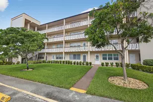 413 Southampton A, West Palm Beach, FL 33417 - Photo 2