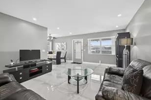 160 Easthampton G, West Palm Beach, FL 33417 - Photo 4