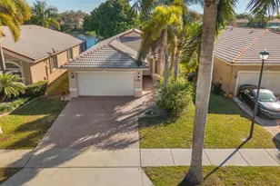 3800 Woodfield Dr, Pompano Beach, FL 33073 - Photo 42