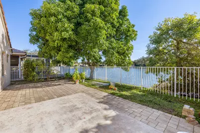 3800 Woodfield Drive, Coconut Creek, FL 33073 - Photo 38