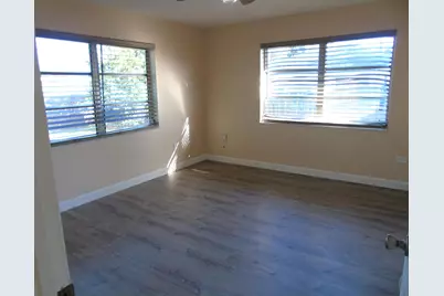 6902 S Plymouth Drive, Lake Worth Beach, FL 33462 - Photo 8