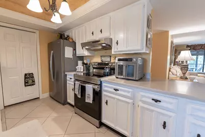5390 Woodland Lakes Drive #201, Palm Beach Gardens, FL 33418 - Photo 6