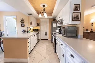 5390 Woodland Lakes Dr, Palm Beach Gardens, FL 33418 - Photo 6