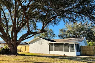 442 SW Lucero Dr, Port Saint Lucie, FL 34983 - Photo 4