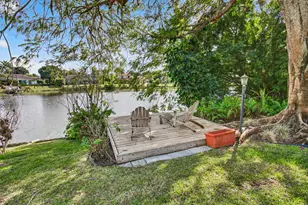2036 Amesbury Cir, Wellington, FL 33414 - Photo 2