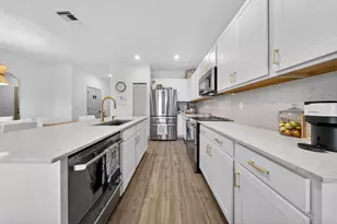 656 SE Lk Fls St, Port Saint Lucie, FL 34984 - Photo 16