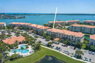 6 Harbour Isle Dr E, Fort Pierce, FL 34949 - Photo 2