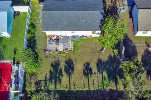 300 Elaine Cir E, West Palm Beach, FL 33409 - Photo 14