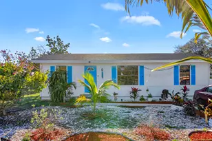 300 Elaine Cir E, West Palm Beach, FL 33409 - Photo 1