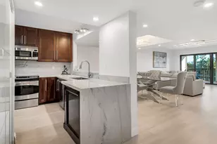 240 Captains Walk, Delray Beach, FL 33483 - Photo 2