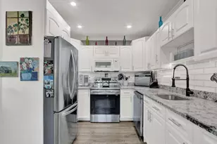 279 Flanders F, Delray Beach, FL 33484 - Photo 10