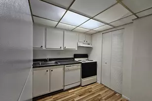 8000 Fairview Dr, Tamarac, FL 33321 - Photo 2