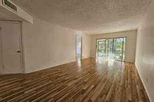 8000 Fairview Dr, Tamarac, FL 33321 - Photo 6