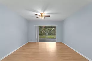 8555 Bella Vista Dr, Boca Raton, FL 33433 - Photo 6