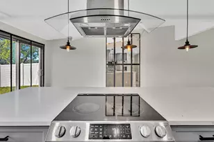 8316 Huntsman Pl, Boca Raton, FL 33433 - Photo 22