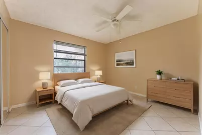 7370 Sunny Hills Terrace, Lake Worth, FL 33462 - Photo 10