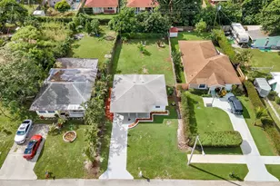 4882 Jefferson Rd, Delray Beach, FL 33445 - Photo 2