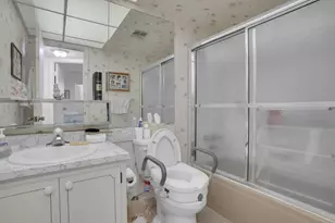 2751 E Sunrise Lakes Dr, Sunrise, FL 33322 - Photo 18