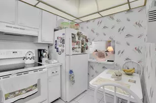 2751 E Sunrise Lakes Dr, Sunrise, FL 33322 - Photo 6