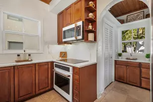 137 Edgewood Dr, West Palm Beach, FL 33405 - Photo 18