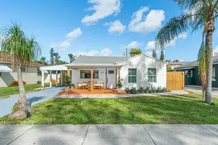 423 W Ocean Ave, Lantana, FL 33462 - Photo 2