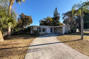 141 SE Calmoso Dr, Port Saint Lucie, FL 34983 - Photo 1