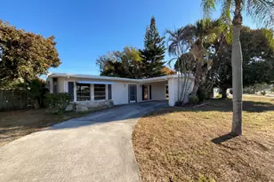 141 SE Calmoso Dr, Port Saint Lucie, FL 34983 - Photo 16
