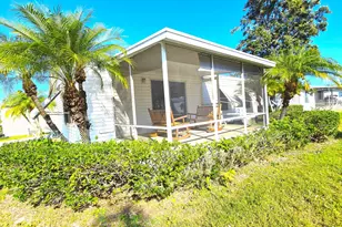 5680 Hemingway Ct, Fort Pierce, FL 34982 - Photo 4