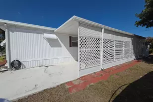 8121 SE Skylark Ave, Hobe Sound, FL 33455 - Photo 4