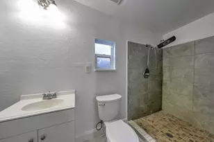 404 N 38th St, Fort Pierce, FL 34947 - Photo 16