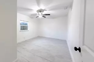 404 N 38th St, Fort Pierce, FL 34947 - Photo 14