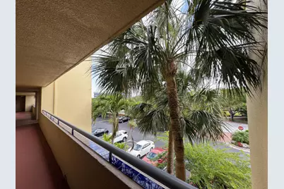 700 Uno Lago Drive #305, Juno Beach, FL 33408 - Photo 4