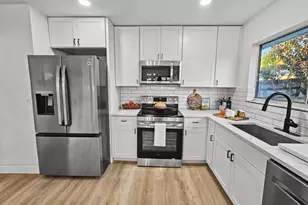 433 SE Seahouse Dr, Port Saint Lucie, FL 34983 - Photo 12