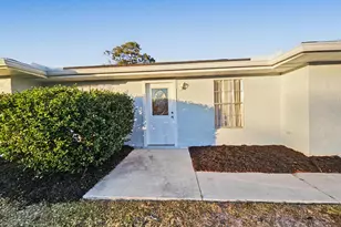 433 SE Seahouse Dr, Port Saint Lucie, FL 34983 - Photo 2