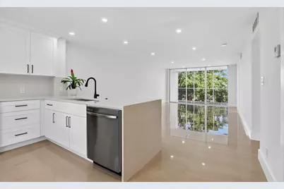 2651 S Palm Aire Drive S #305, Pompano Beach, FL 33069 - Photo 6