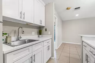 16 Crossings Cir, Boynton Beach, FL 33435 - Photo 4