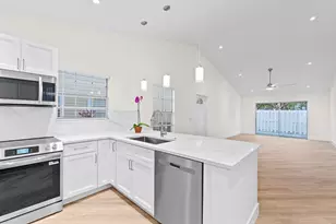 1658 Royal Forest Ct Ct, West Palm Beach, FL 33406 - Photo 10