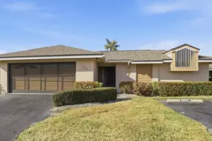 6285 N Mirror Lake Dr, Sebastian, FL 32958 - Photo 1