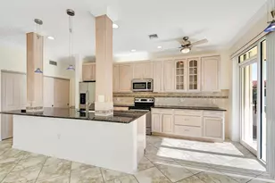 104 Half Moon Cir, Hypoluxo, FL 33462 - Photo 12