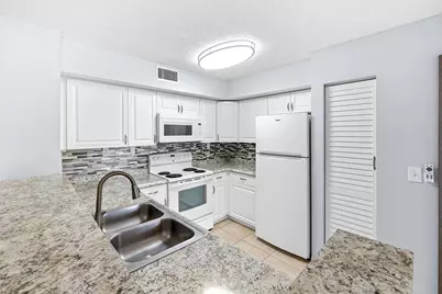 7856 Sonoma Springs Circle #305, Lake Worth, FL 33463 - Photo 2