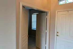 546 Waverly Cir, Port Saint Lucie, FL 34983 - Photo 2