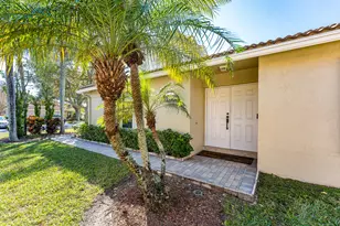 11827 SW 7th St, Pembroke Pines, FL 33025 - Photo 2