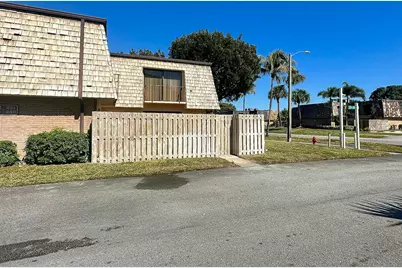 230 Lake Arbor Drive, Palm Springs, FL 33461 - Photo 2