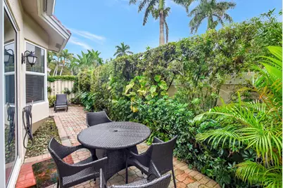 8180 Sandpiper Way, West Palm Beach, FL 33412 - Photo 16
