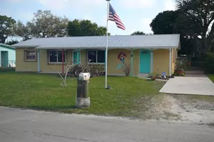 125 Garden Ave, Fort Pierce, FL 34982 - Photo 2