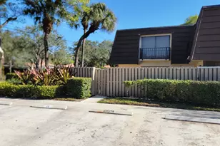 117 1st Ct, Palm Beach Gardens, FL 33410 - Photo 2