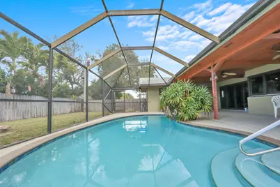 563 NW 13th Drive, Boca Raton, FL 33486 - Photo 4