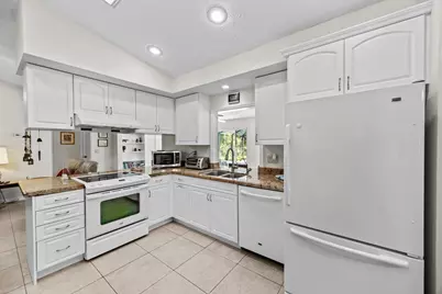 571 NE Town Terrace, Jensen Beach, FL 34957 - Photo 14