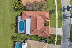 10185 Harbourtown Ct, Boca Raton, FL 33498 - Photo 54